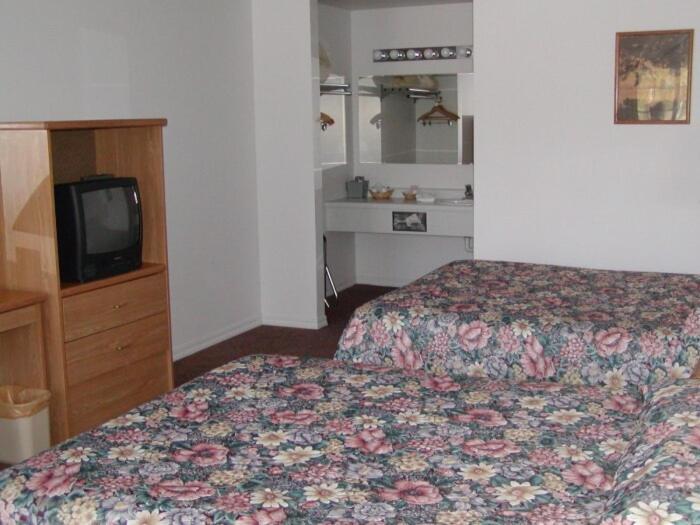 Dude & Roundup Motel West Yellowstone Bilik gambar