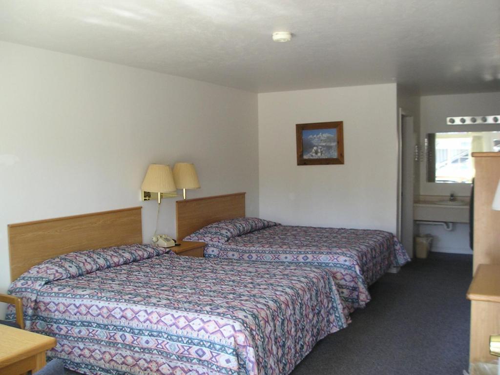 Dude & Roundup Motel West Yellowstone Bilik gambar